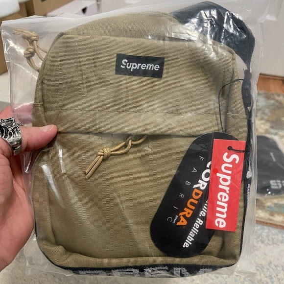 NWT Unisex Supreme Logo Strap Canvas Shoulder Bag In Sandy Tan 7” X 8.5” X 1.6” - Picture 7 of 15